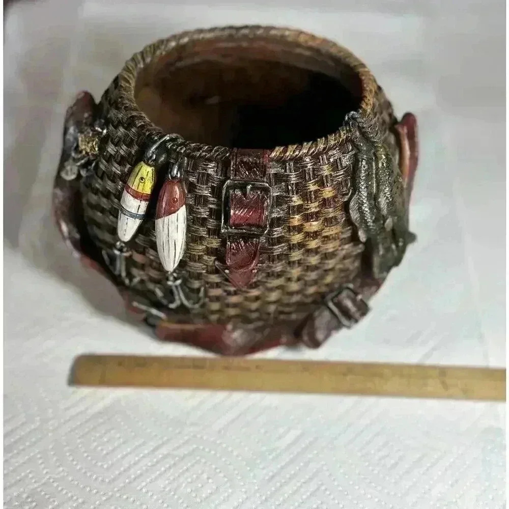 New Fishing Creel Vase Planter Ceramic Pottery- Very Detailed - Picture 11 of 14